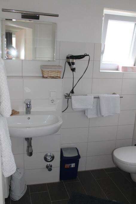 Remise Apartment Deggenhausertal Bagian luar foto